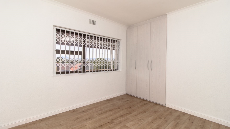 7 Bedroom Property for Sale in Loevenstein Western Cape